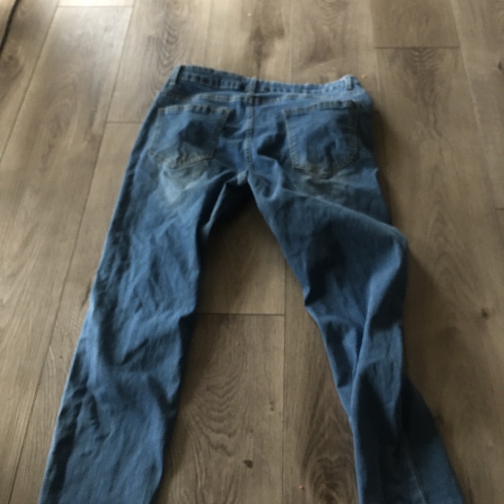 Skinny ripped jeans